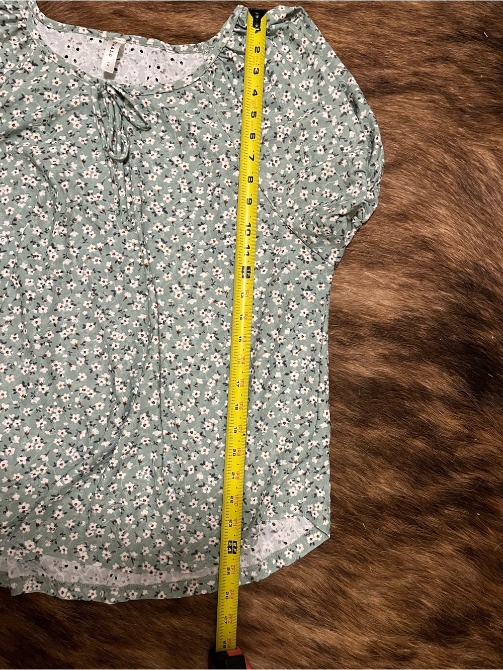 Emerald Sage Green Floral Tie-Neck Short Sleeve Top - Picture 4 of 4